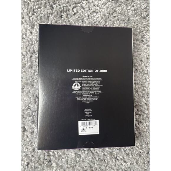 Disney Castle Jumbo Spinner Ashley Taylor Design LE 3000 Pin Small World Grail - Picture 7 of 8